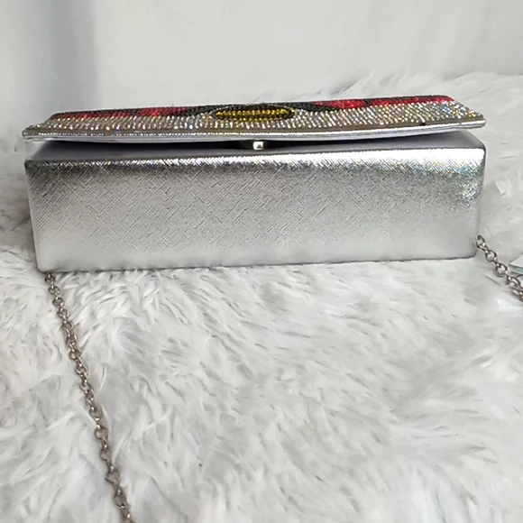 Bee Embellished Clutch Bag 🐝 - Picture 14 of 17